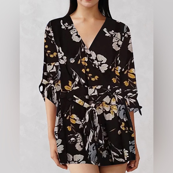 Yumi Kim Liz Black Floral Romper - Picture 2 of 7
